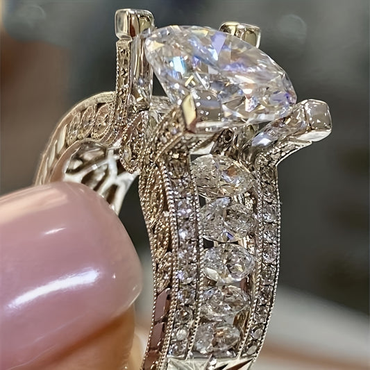 Stylish sparkling Moissanite ring classic design engagement ring Bee's to Find