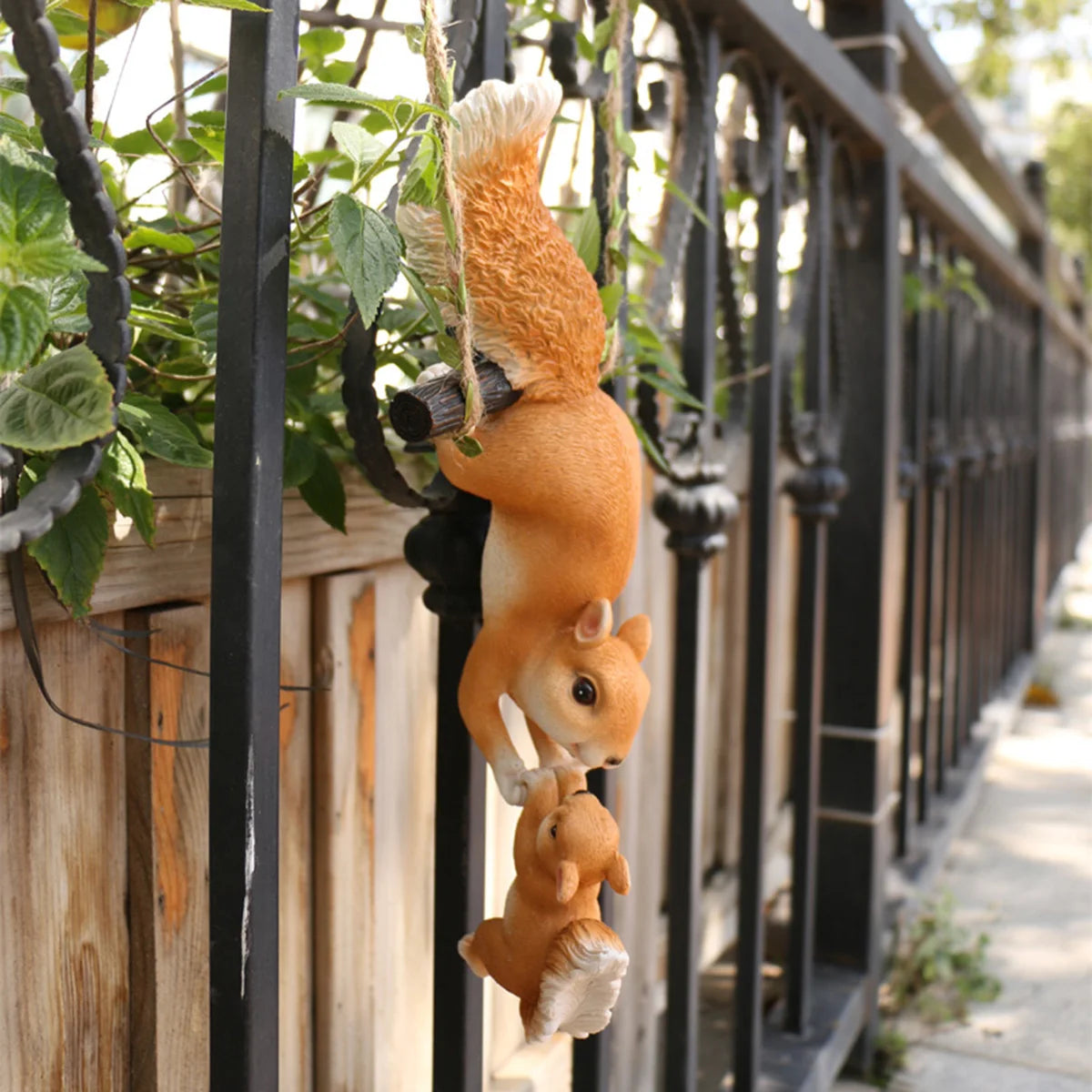 1pc Creative Climbing Rope Squirrel Figurine - Perfect forGarden & Outdoor Decoration! - Bee's to Find
