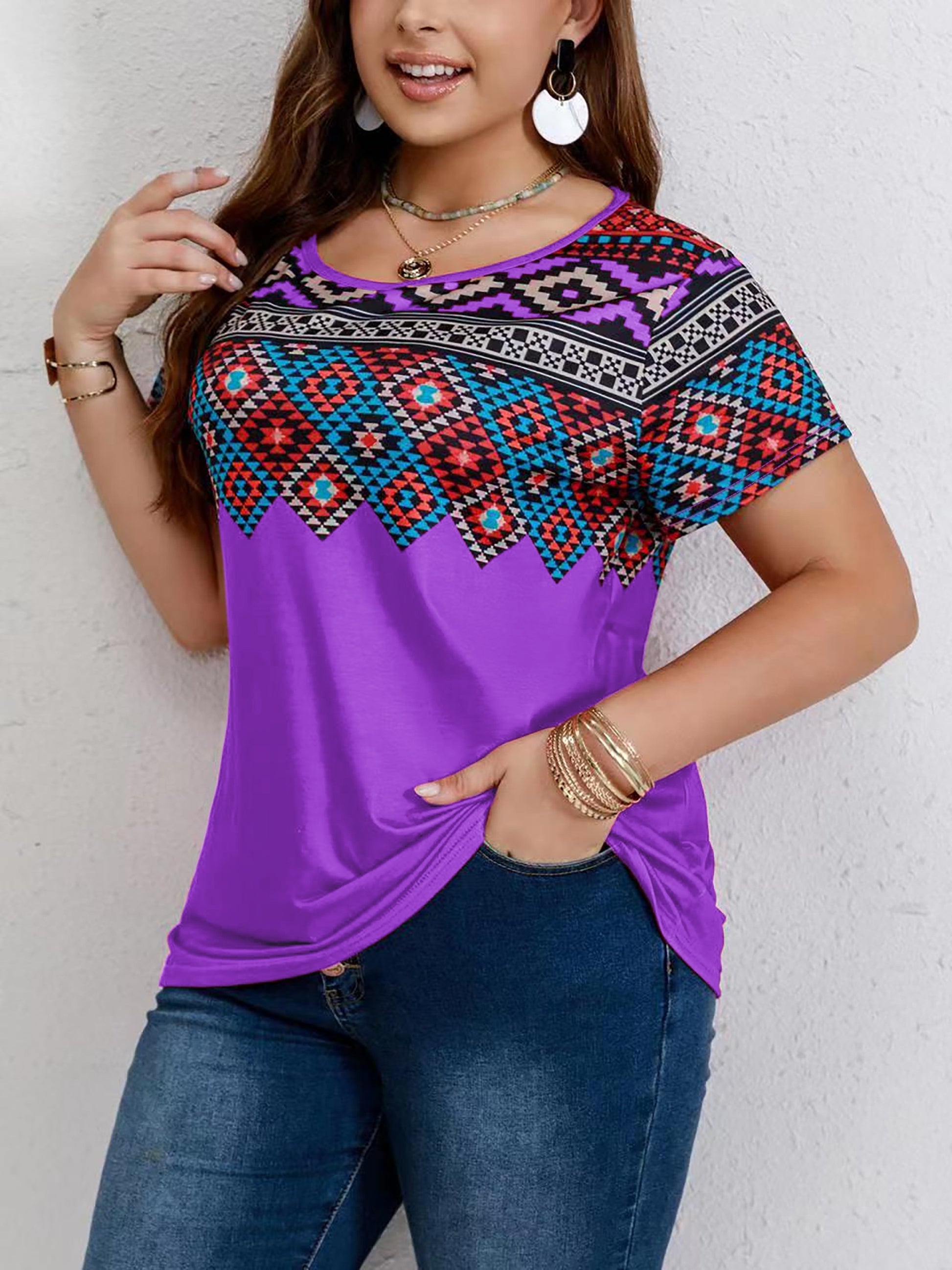 Women's Plus Size Southwestern Print Casual T-shirt with Short Sleeves and Round Neck - Comfortable and Stylish Bee's to Find